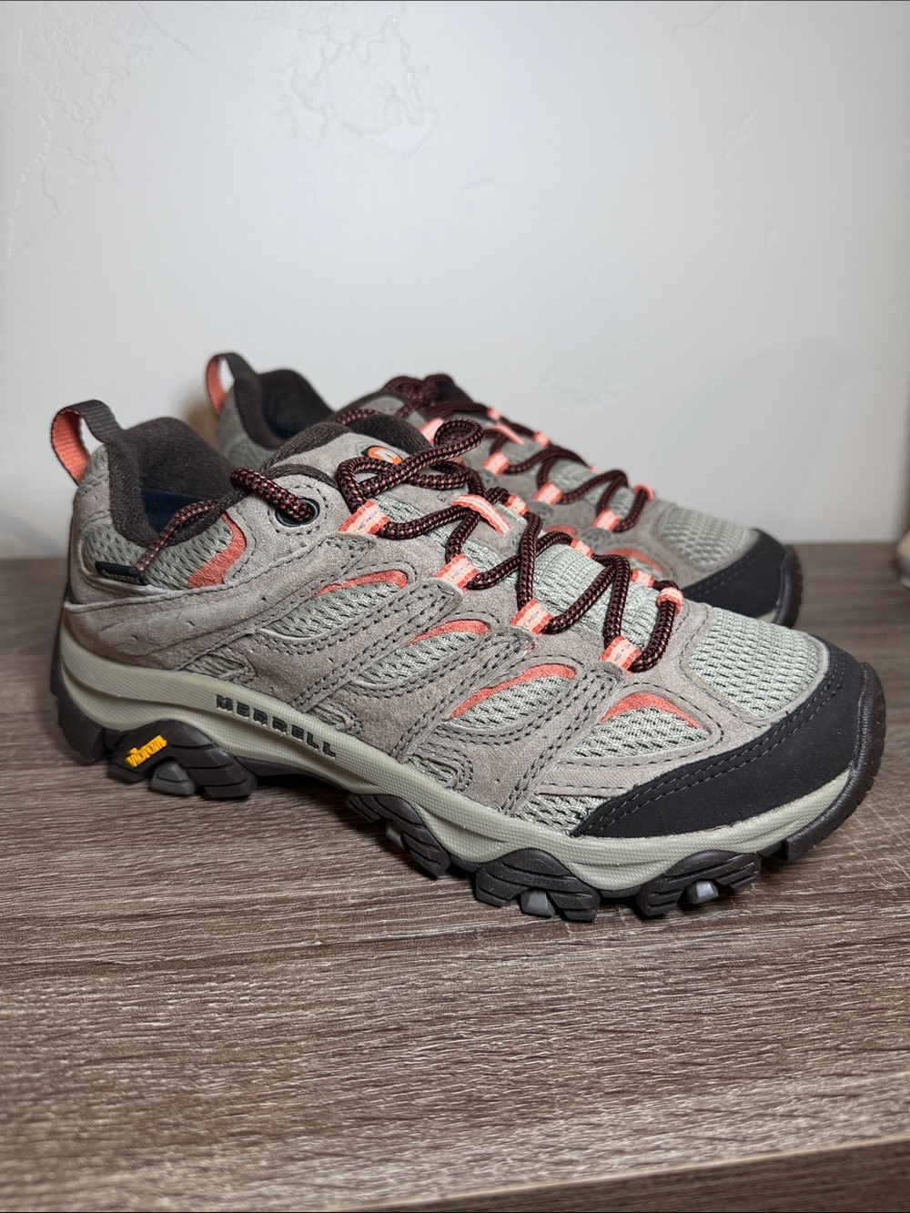 Merrell Womens Moab 3 GTX Trail Sneaker Size 7.5 BNIB